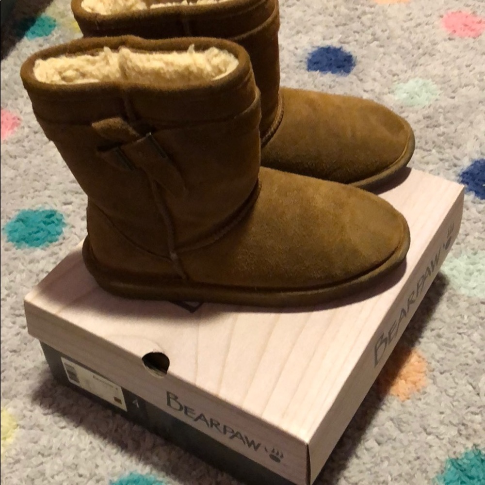 Bear Paw Boots girls Size 4
